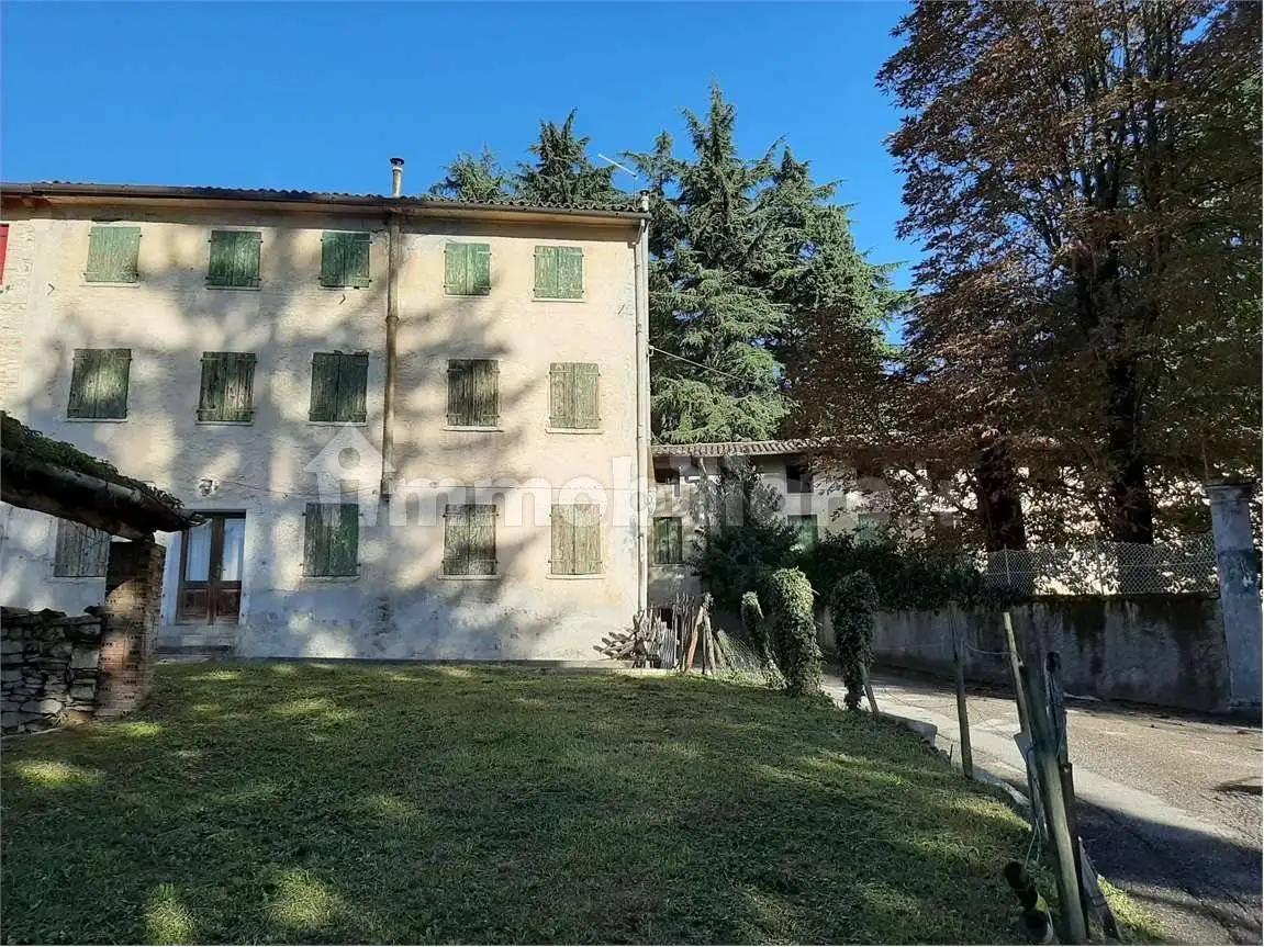 Rustico - Casale in vendita a Cavaso del Tomba