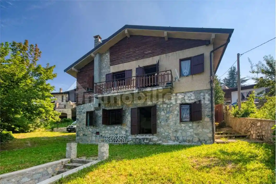 Villa in vendita a Roburent