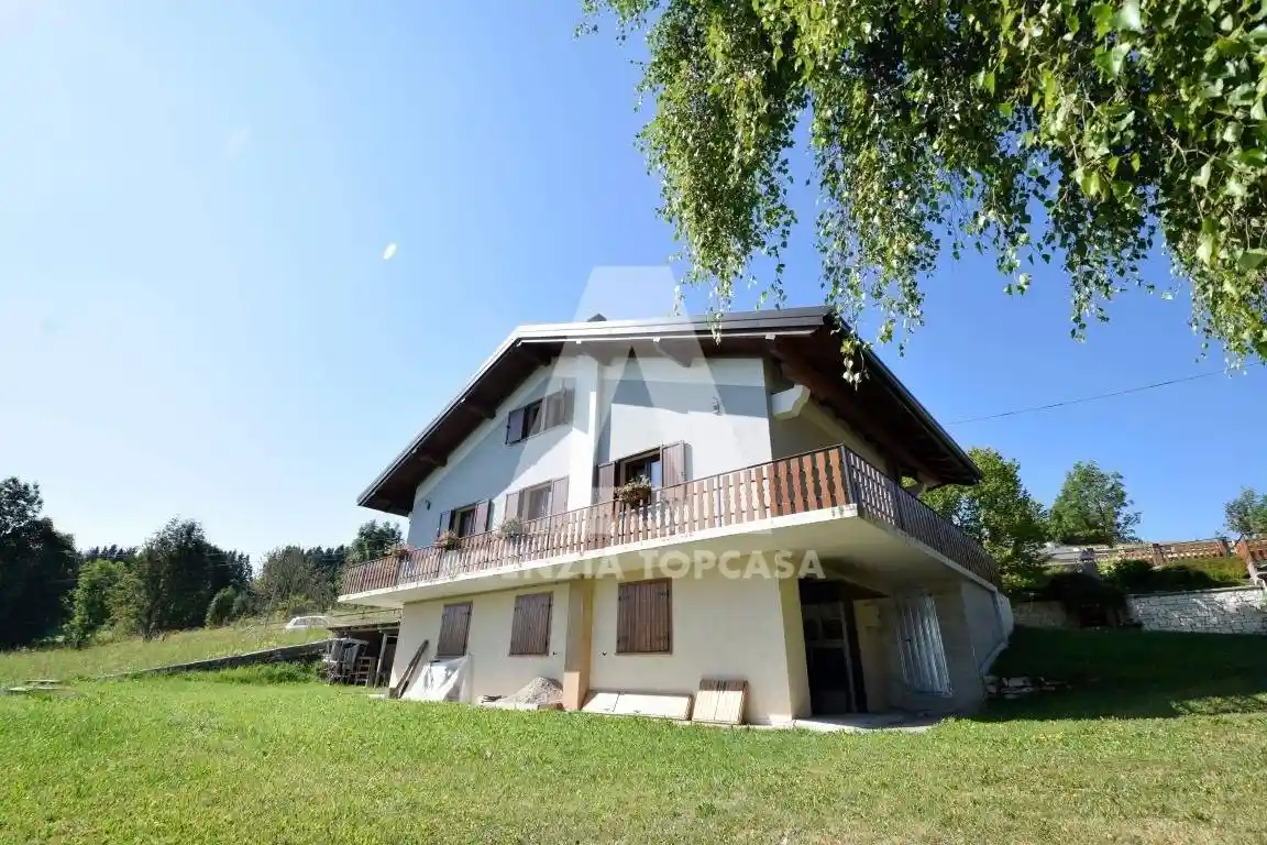 Villa in vendita a Roana