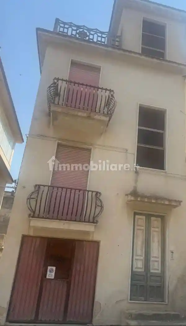 Palazzo - Edificio in vendita a Rosolini