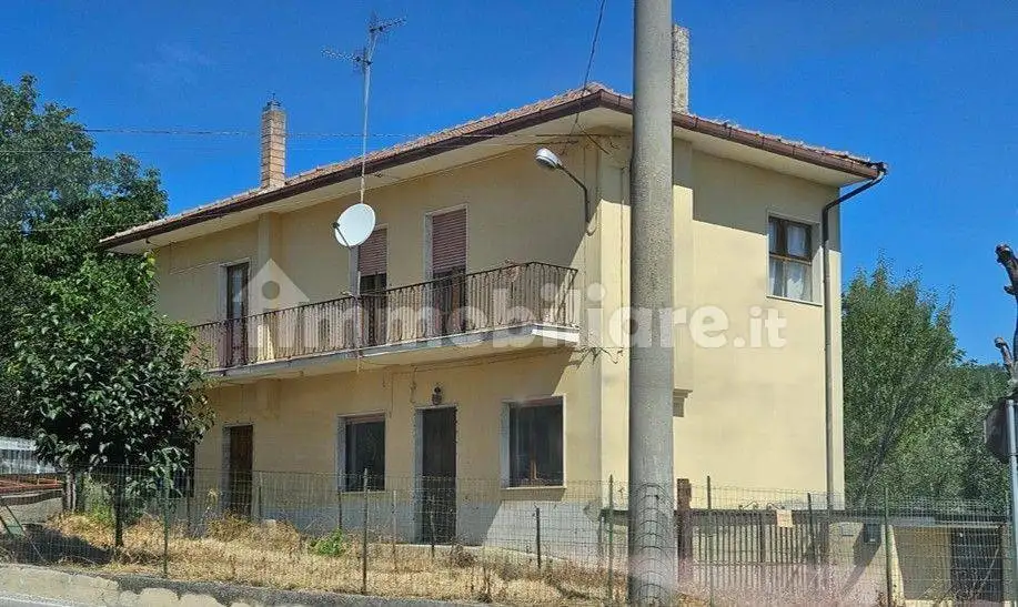 Villa in vendita a Vallesaccarda