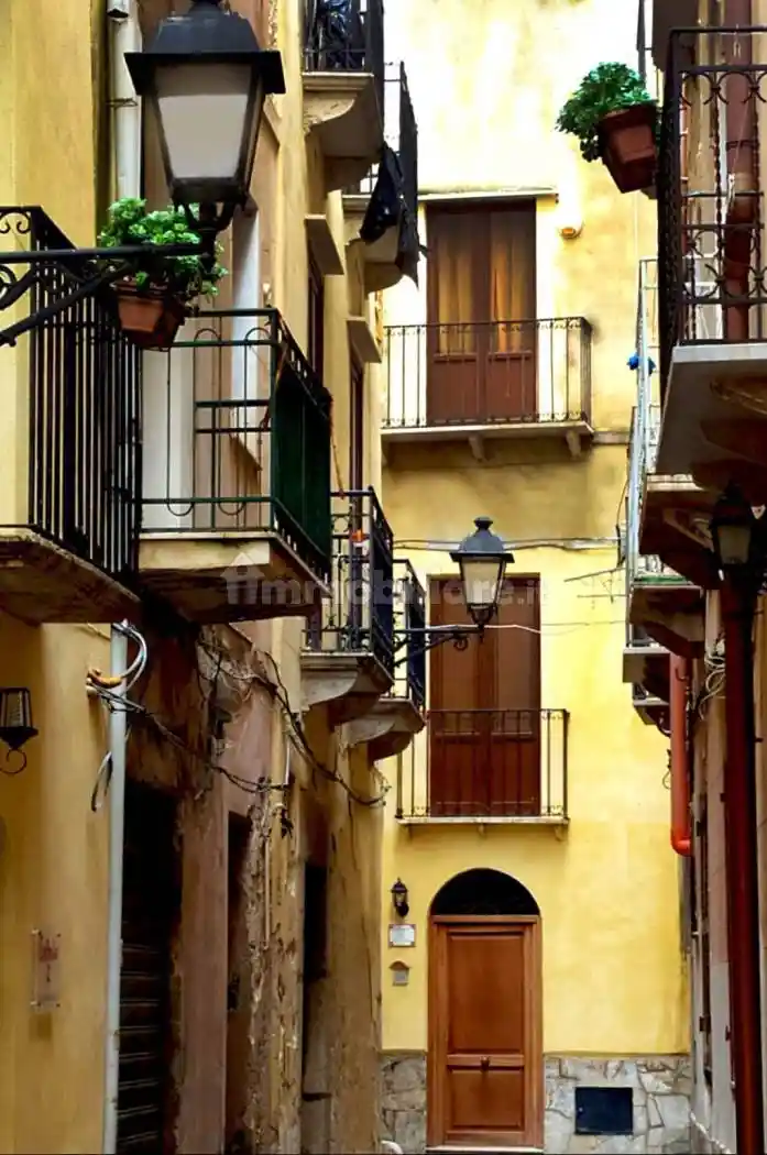 Palazzo - Edificio in vendita a Trapani