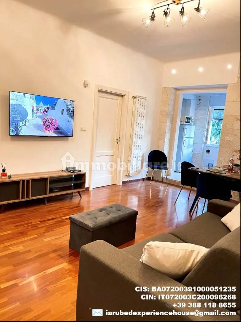 Quadrilocale via Tenente Oronzo Gigante 21, Centro, Alberobello