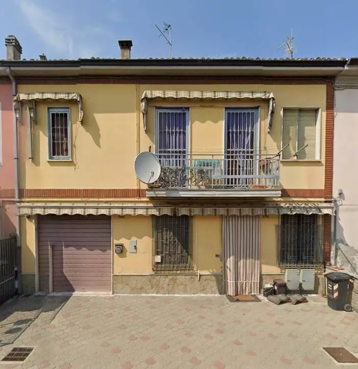 Casa indipendente in vendita a Piacenza
