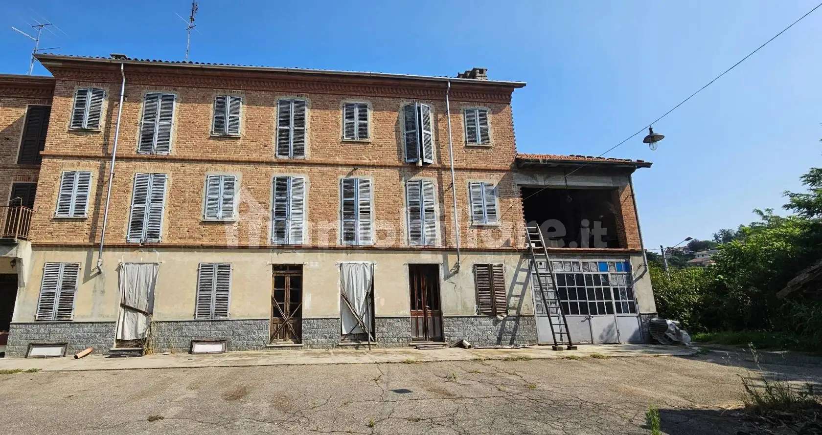 Rustico - Casale in vendita a Asti