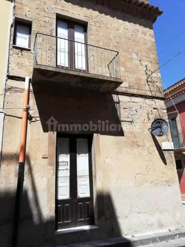 Palazzo - Edificio in vendita a Niscemi