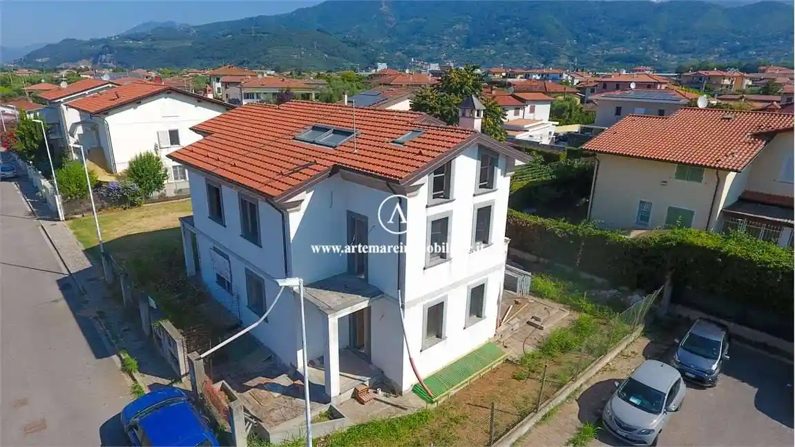 Villa in vendita a Seravezza