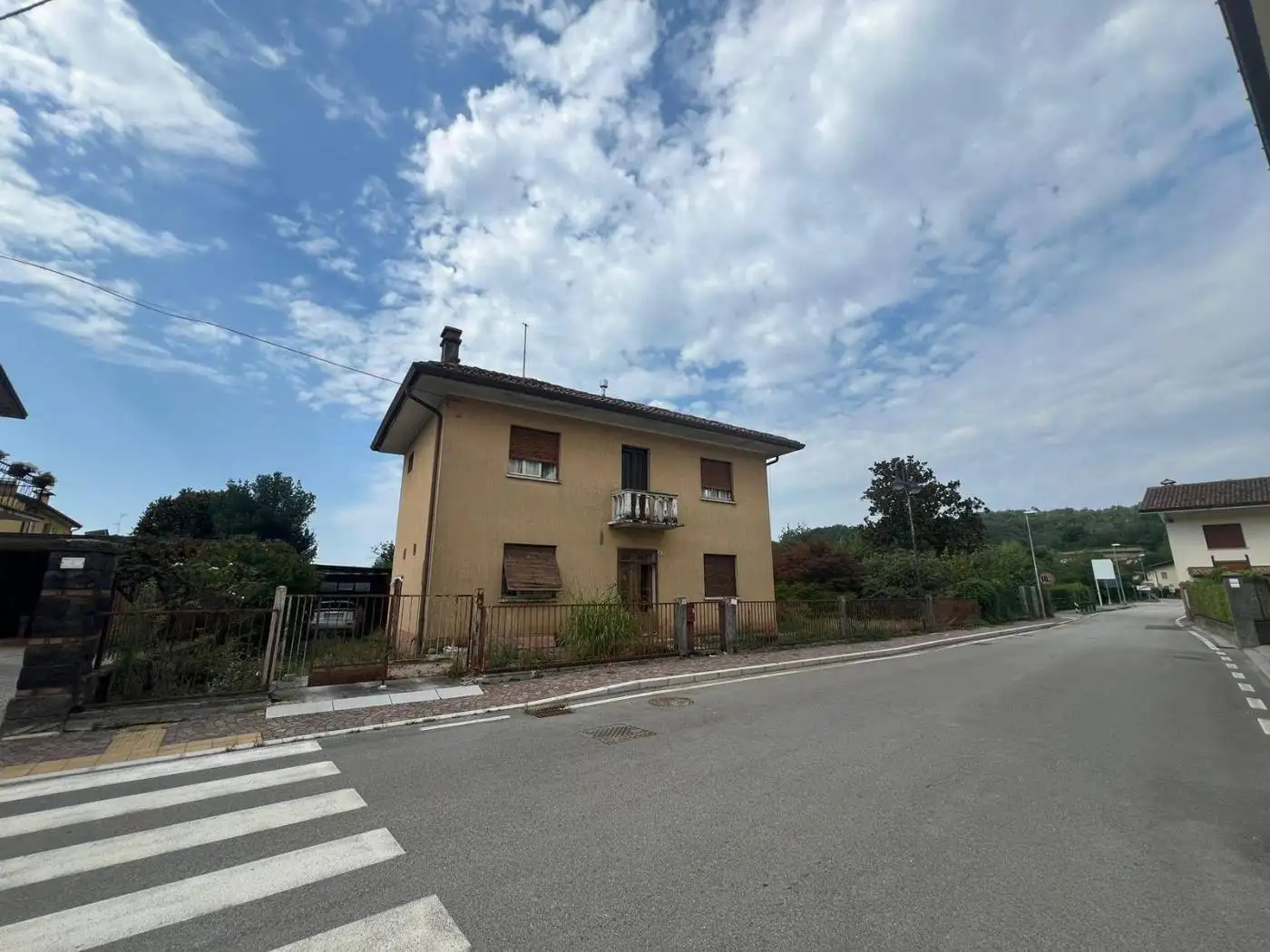 Casa indipendente in vendita a Dolegna del Collio