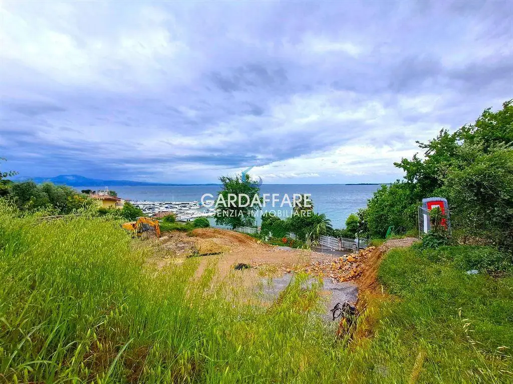 Villa in vendita a Manerba del Garda