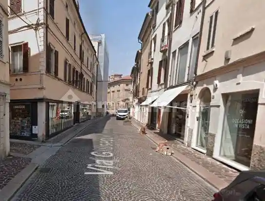 Casa indipendente in vendita a Mantova