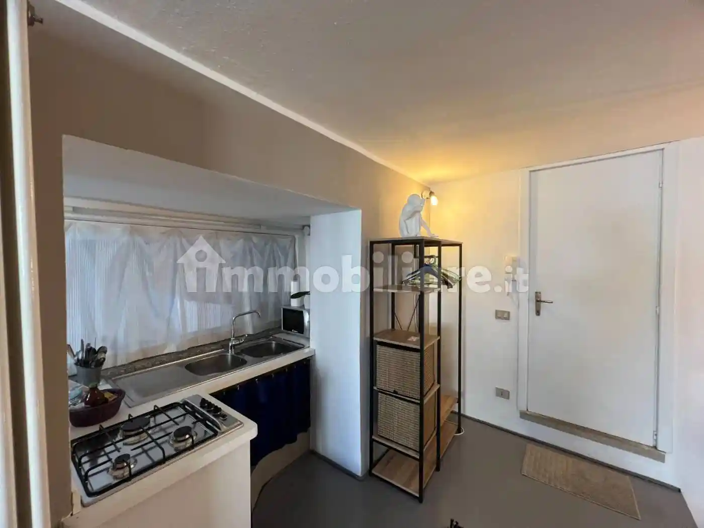 Monolocale via Amedeo Avogadro di Quaregna 4, Centro Storico, Biella - foto 5