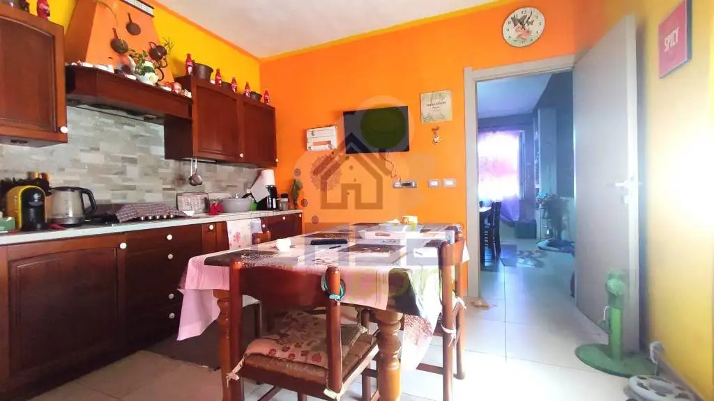 Terratetto plurifamiliare 187 m², buono stato, Centro, Caselle Landi - foto 3