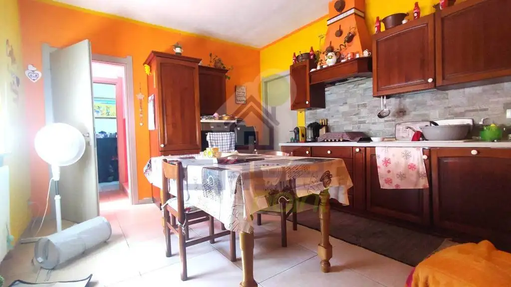 Terratetto plurifamiliare 187 m², buono stato, Centro, Caselle Landi - foto 4