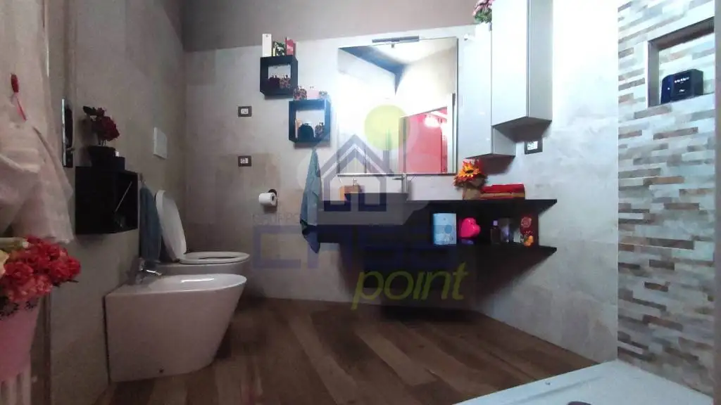 Terratetto plurifamiliare 187 m², buono stato, Centro, Caselle Landi - foto 5