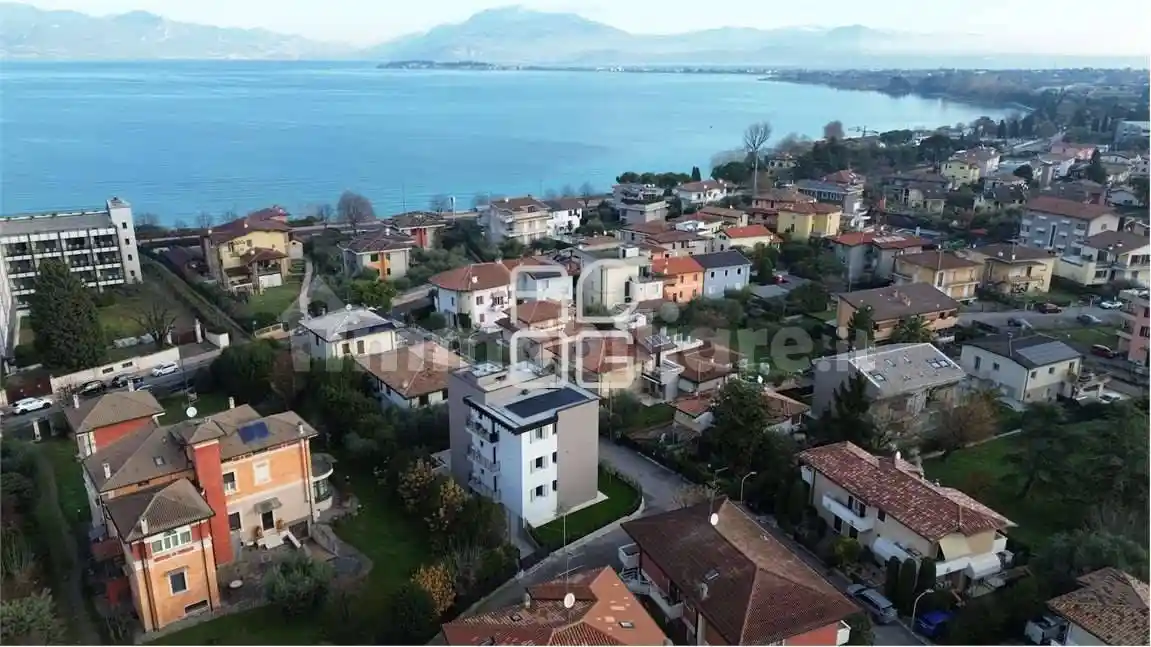 Appartamento in vendita a Desenzano del Garda