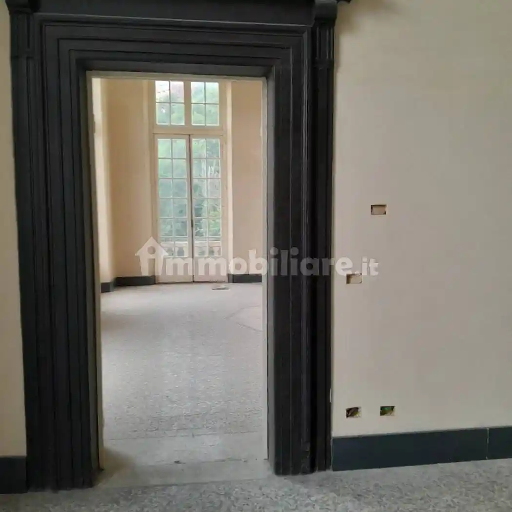 Palazzo - Edificio in Affitto - foto 5