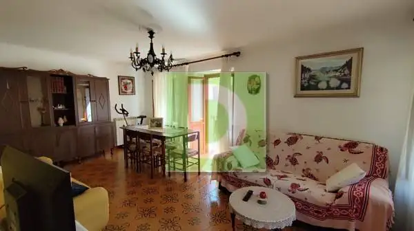 Casa indipendente in vendita a Fiorano Canavese
