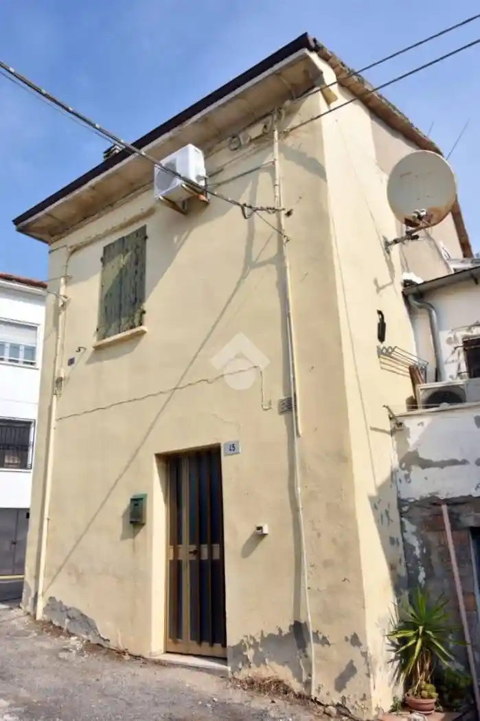 Casa indipendente in vendita a Montescudo - Montecolombo