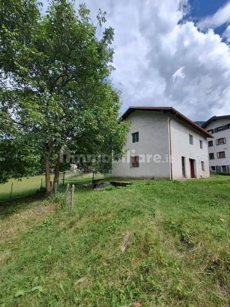 Villa in vendita a Temù