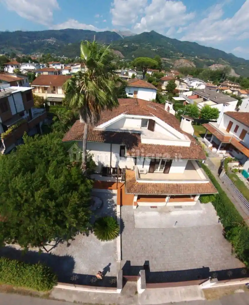 Villa in vendita a Montignoso