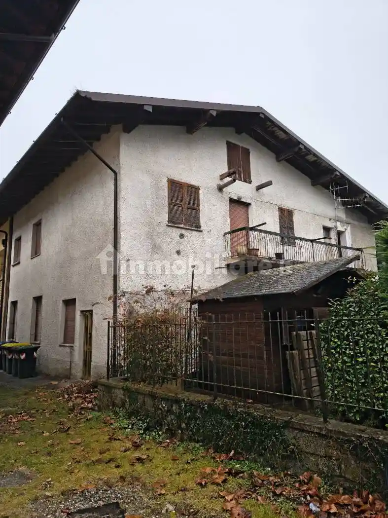 Palazzo - Edificio in vendita a Idro