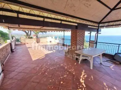 Appartamento in affitto a Stalettì