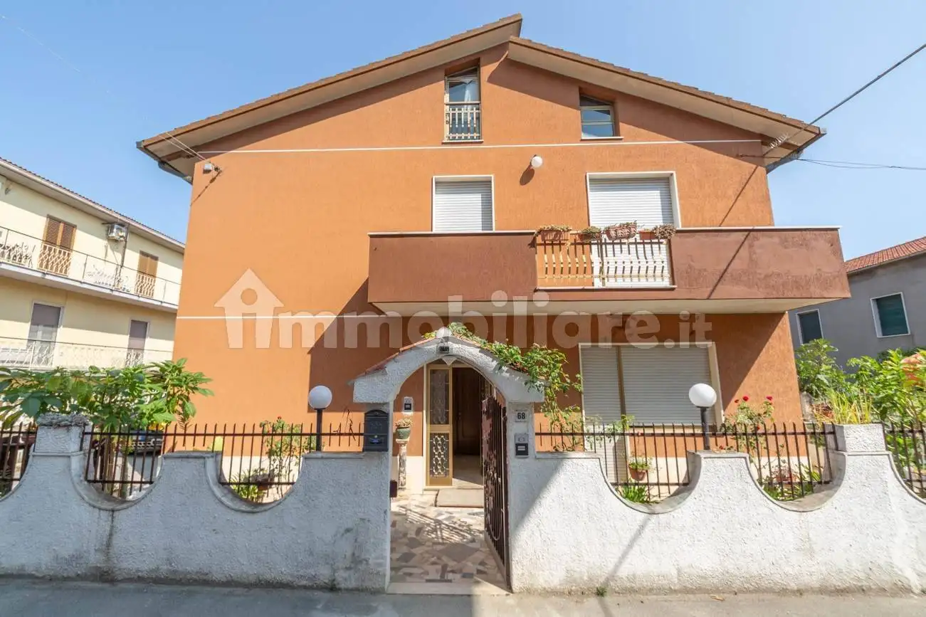Casa indipendente in vendita a Cappelle sul Tavo