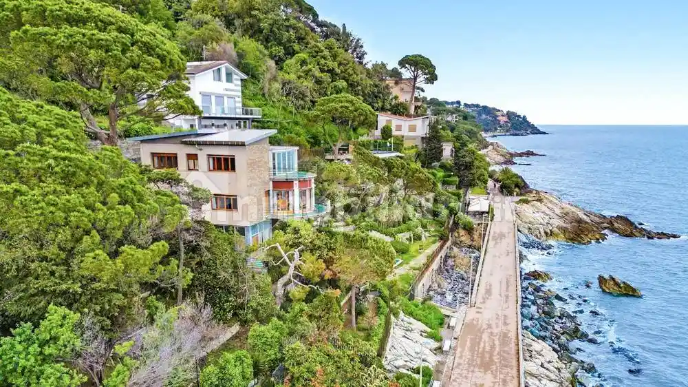 Villa in vendita a Varazze