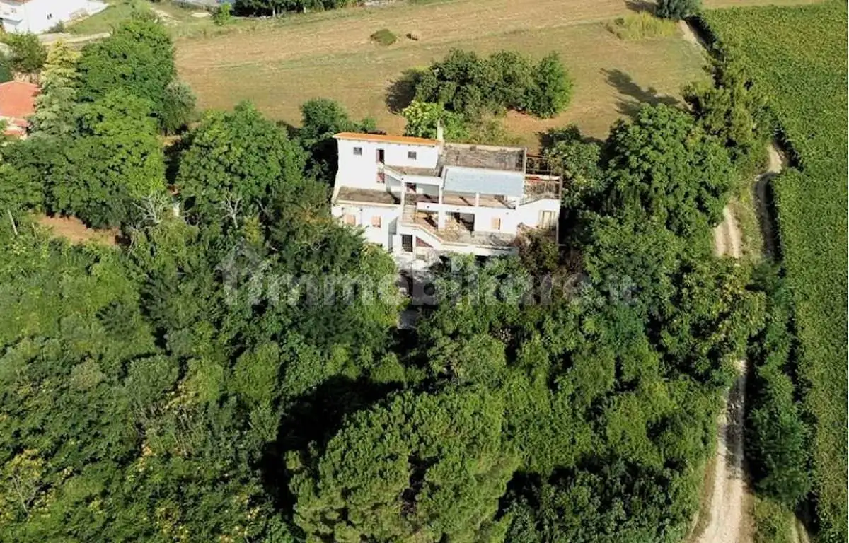 Rustico - Casale in vendita a Rosciano