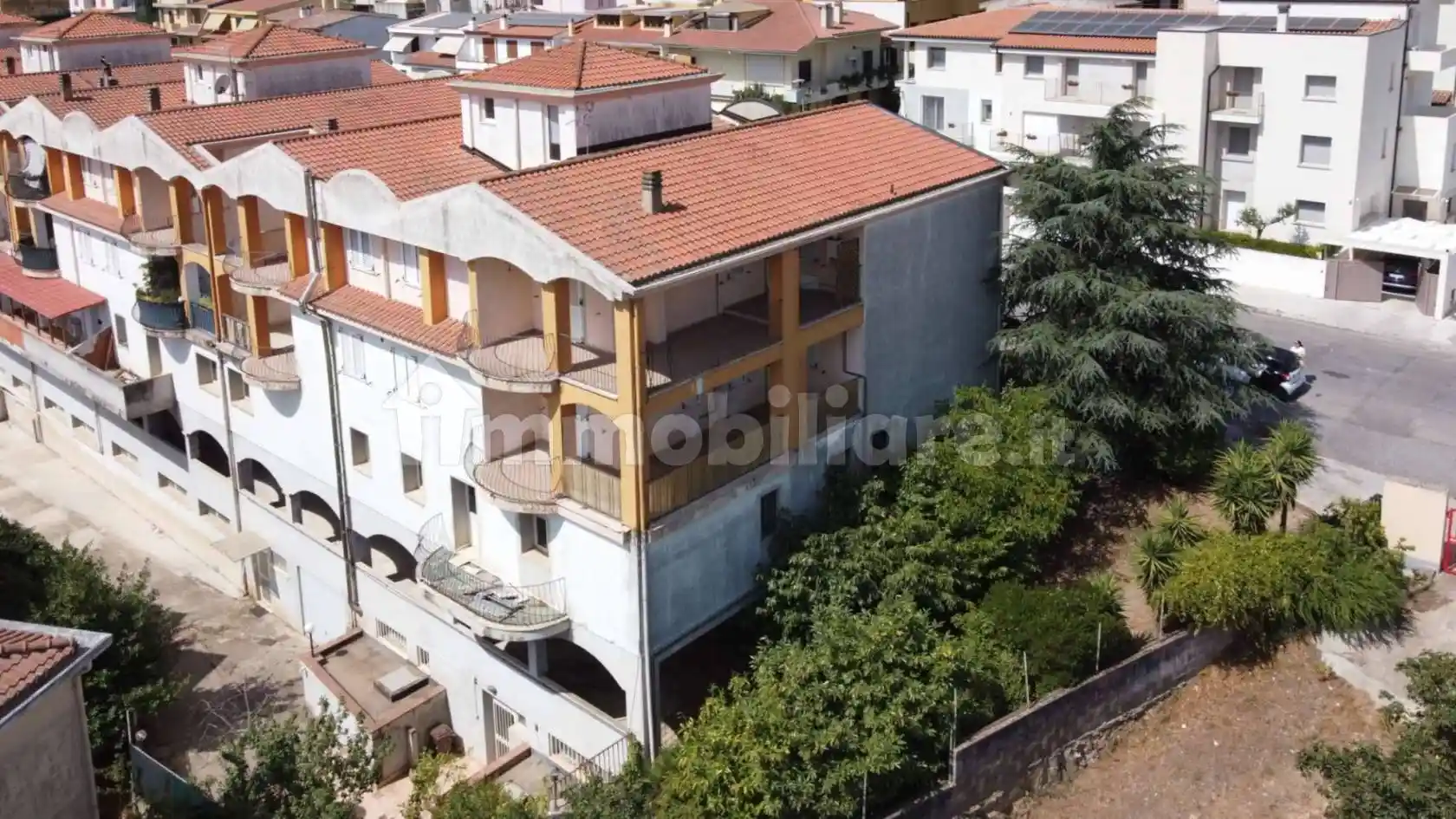 Palazzo - Edificio in vendita a Nuoro