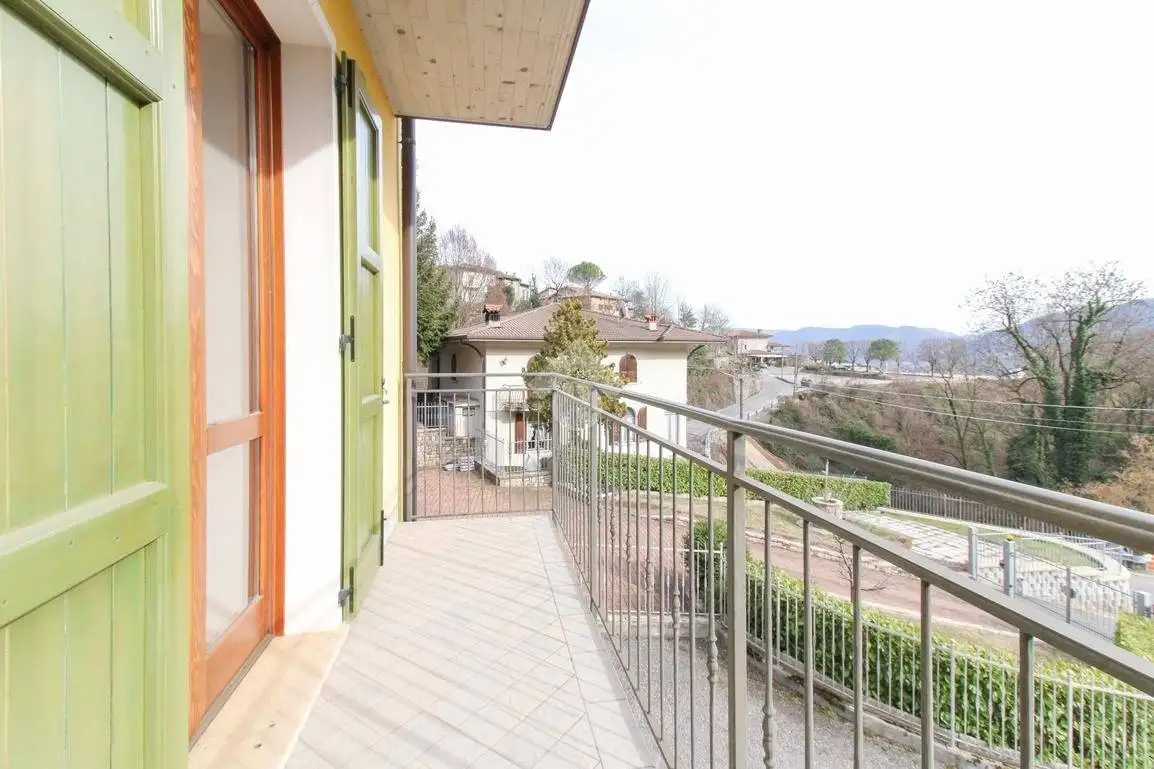 Trilocale via Ponti, San Faustino, Bione - foto 2