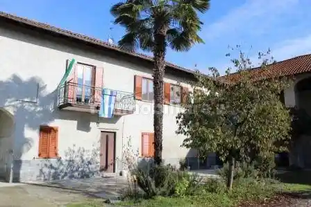 Terratetto plurifamiliare 220 m², buono stato, San Germano, Casale Monferrato - foto 2