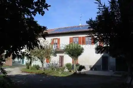 Terratetto plurifamiliare 220 m², buono stato, San Germano, Casale Monferrato - foto 4