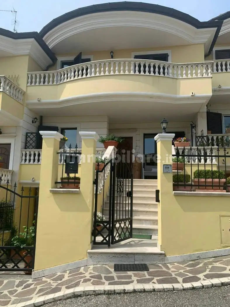 Villetta a schiera in vendita a Nereto