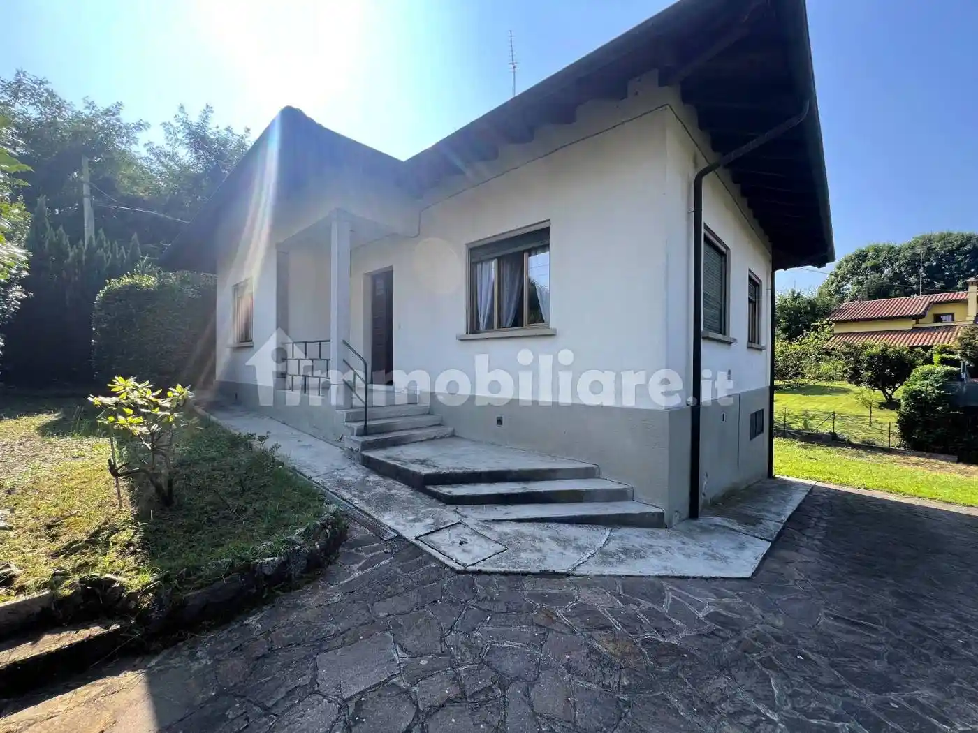 Villa in vendita a Dormelletto