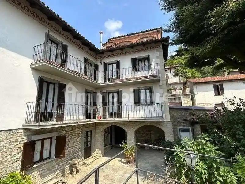 Terratetto unifamiliare 503 m², buono stato, Castino - foto 2