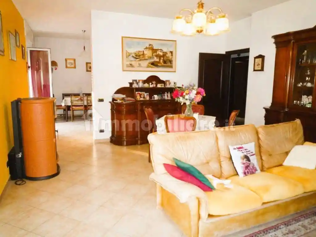 Villa in vendita a Biandronno