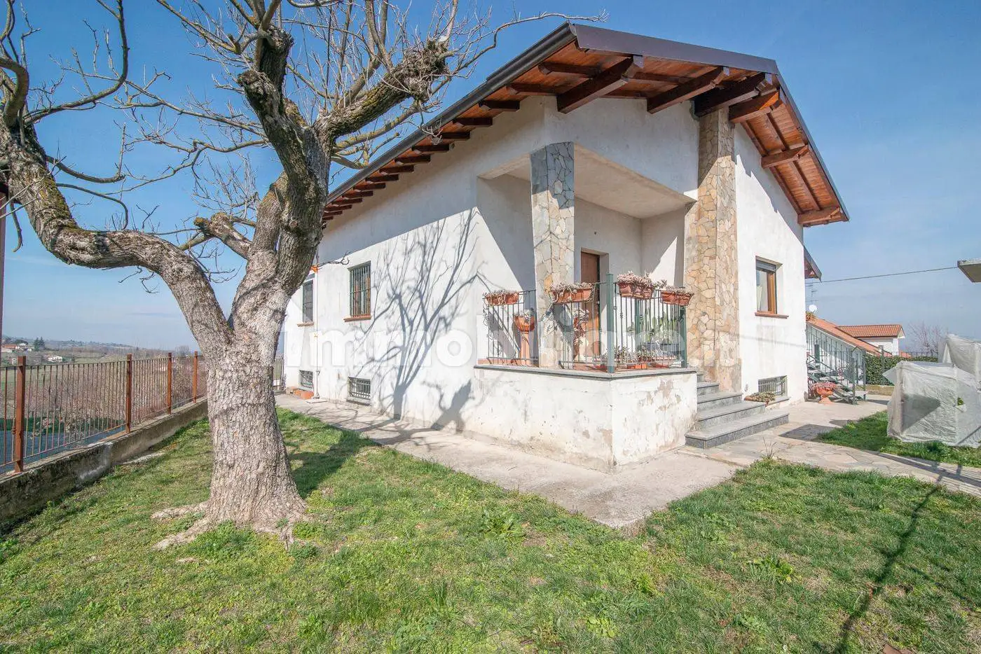 Villa in vendita a Zenevredo