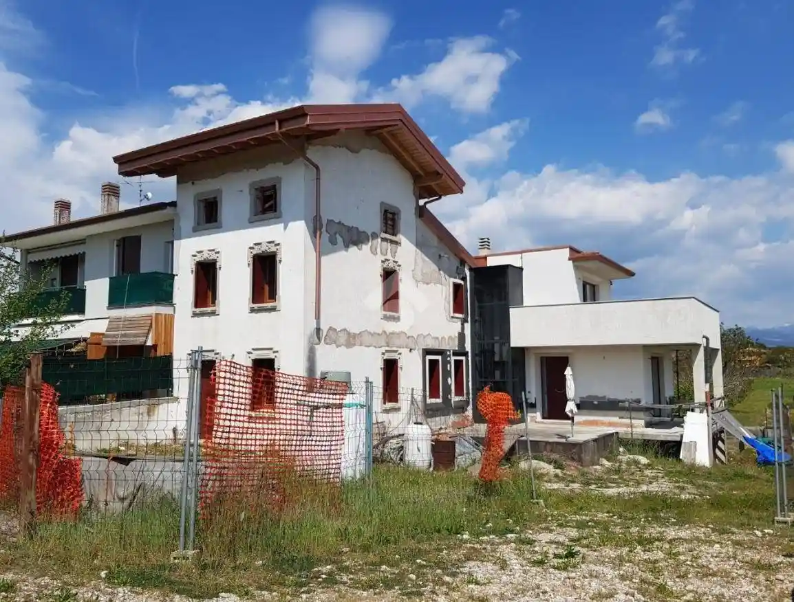 Villa in vendita a Pescantina