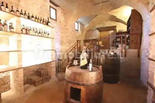 Rustico - Casale in vendita a Bra