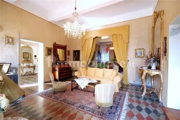 Palazzo - Edificio in vendita a Ravenna