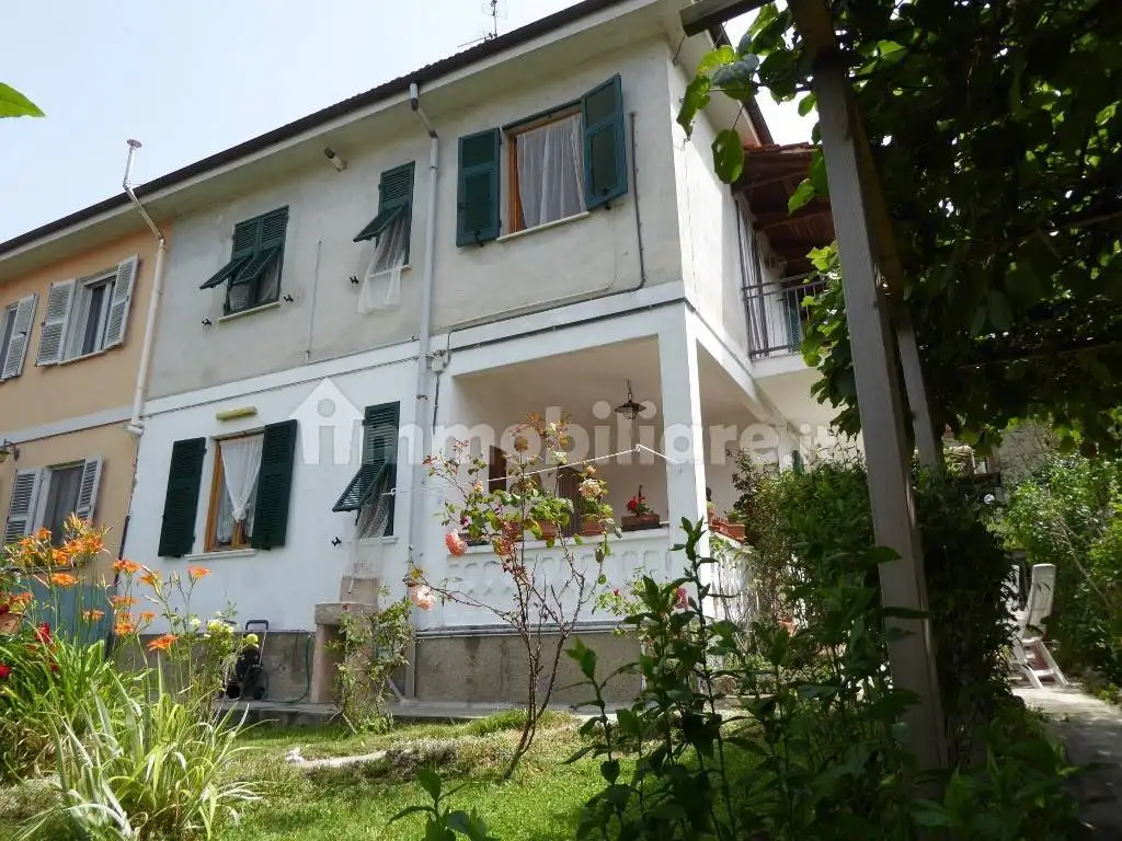 Casa indipendente in vendita a Grognardo