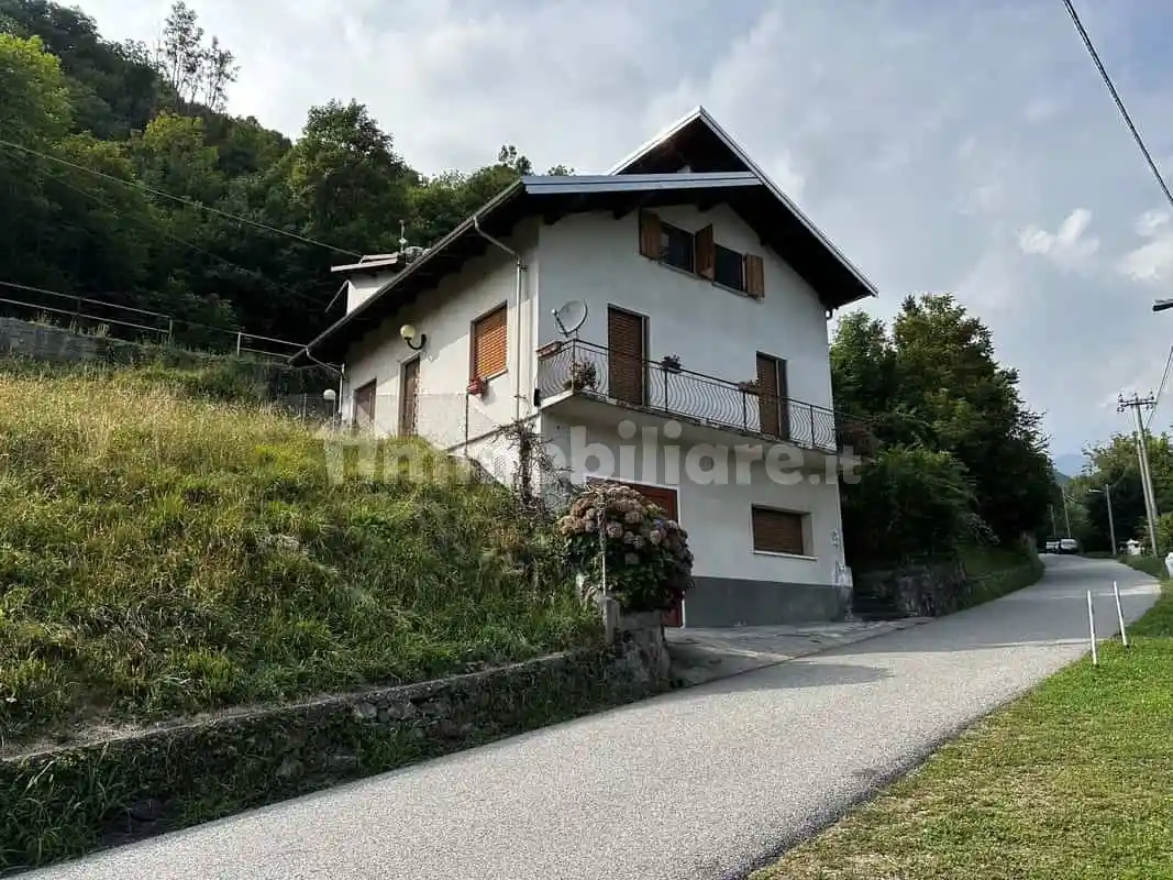 Appartamento in vendita a Varallo