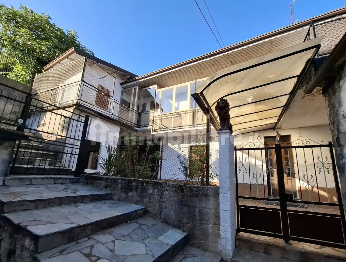 Casa indipendente in vendita a Pogno