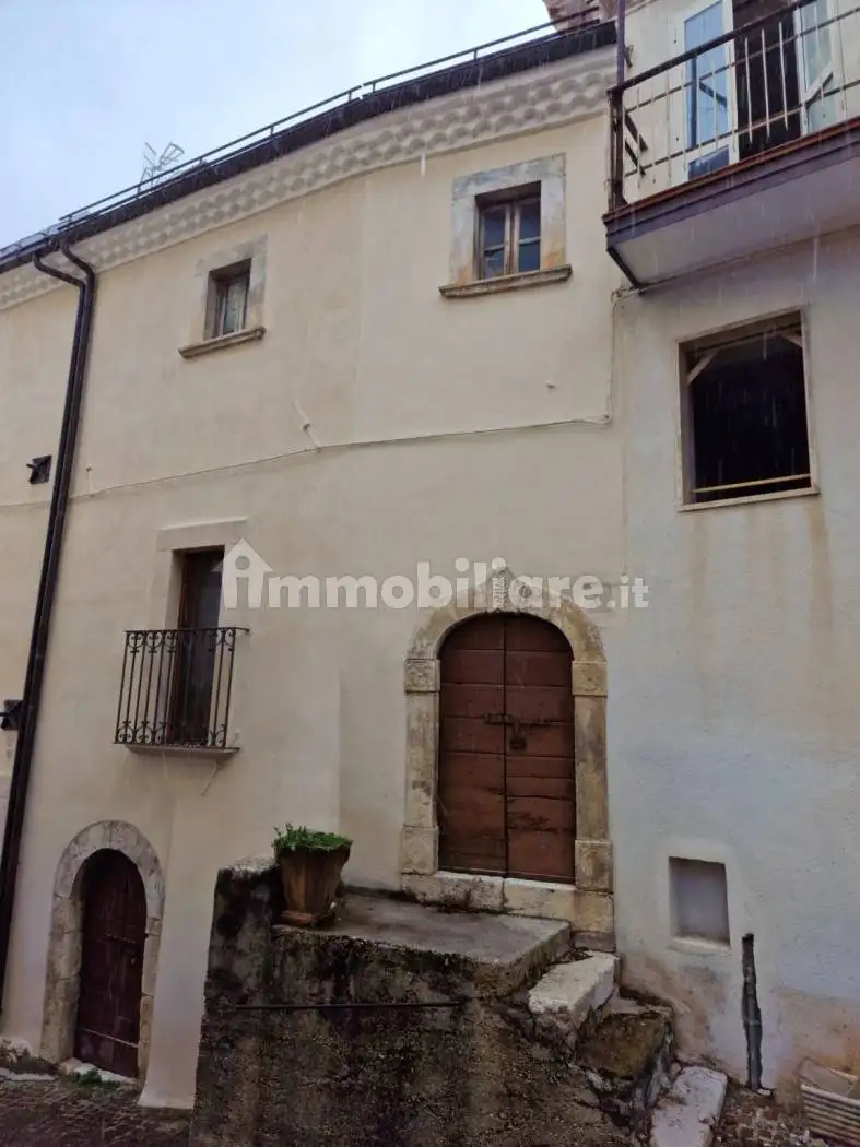Casa indipendente in vendita a Rocca di Mezzo
