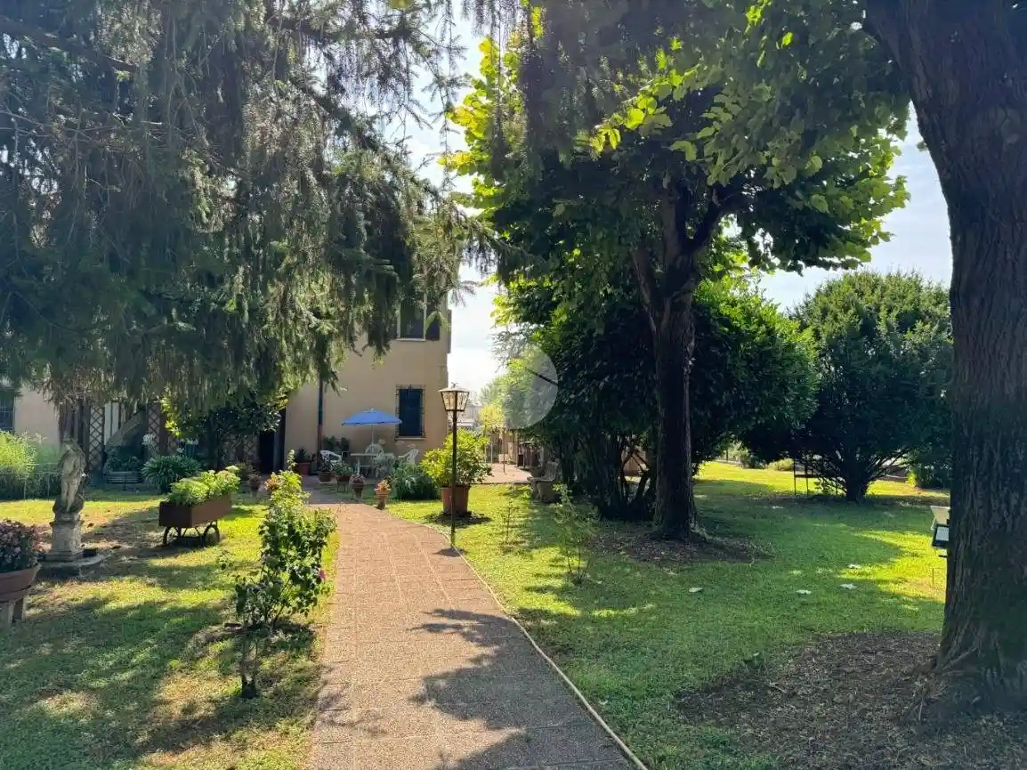 Villa in vendita a Curtatone