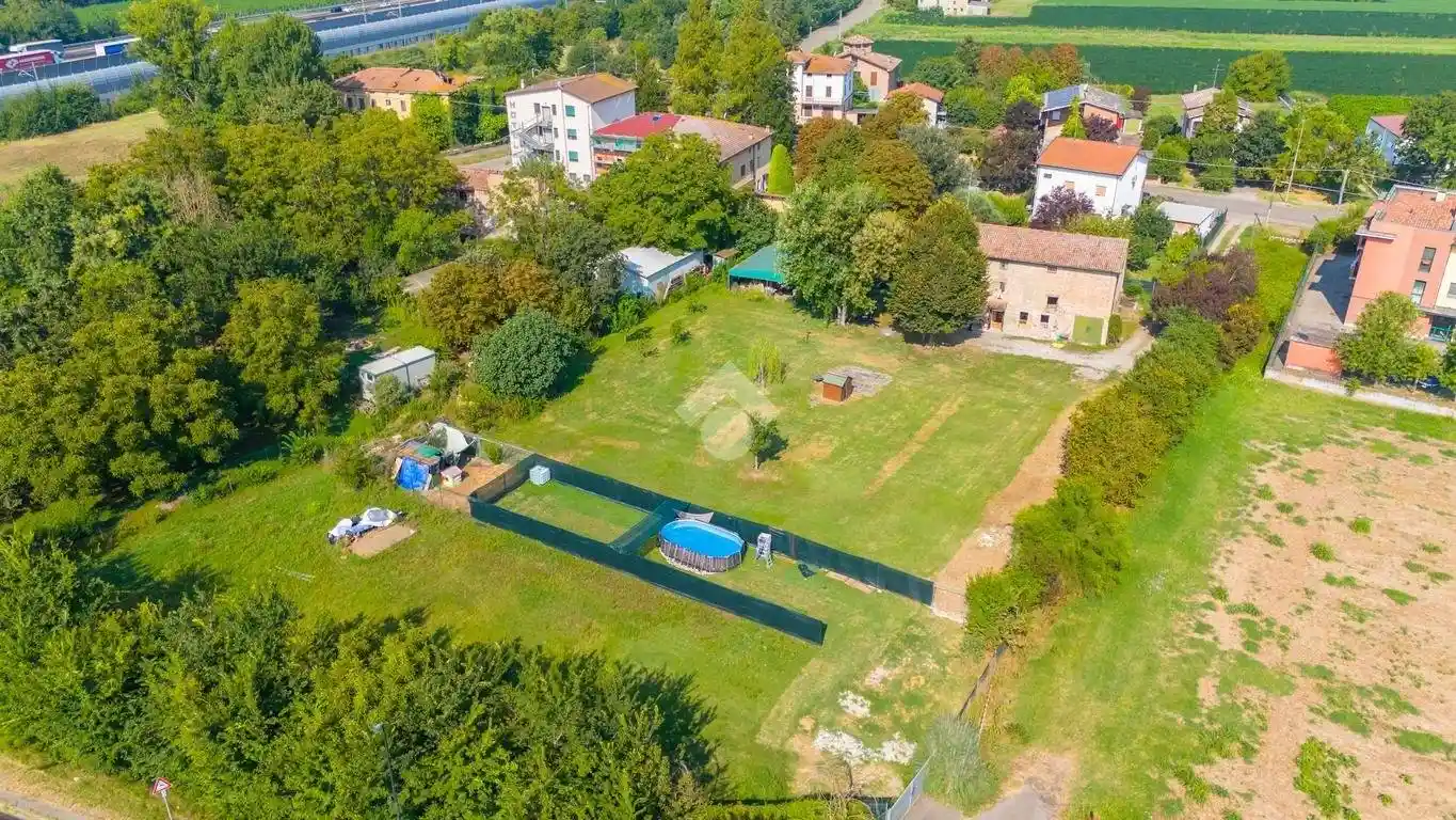 Rustico - Casale in vendita a Rubiera