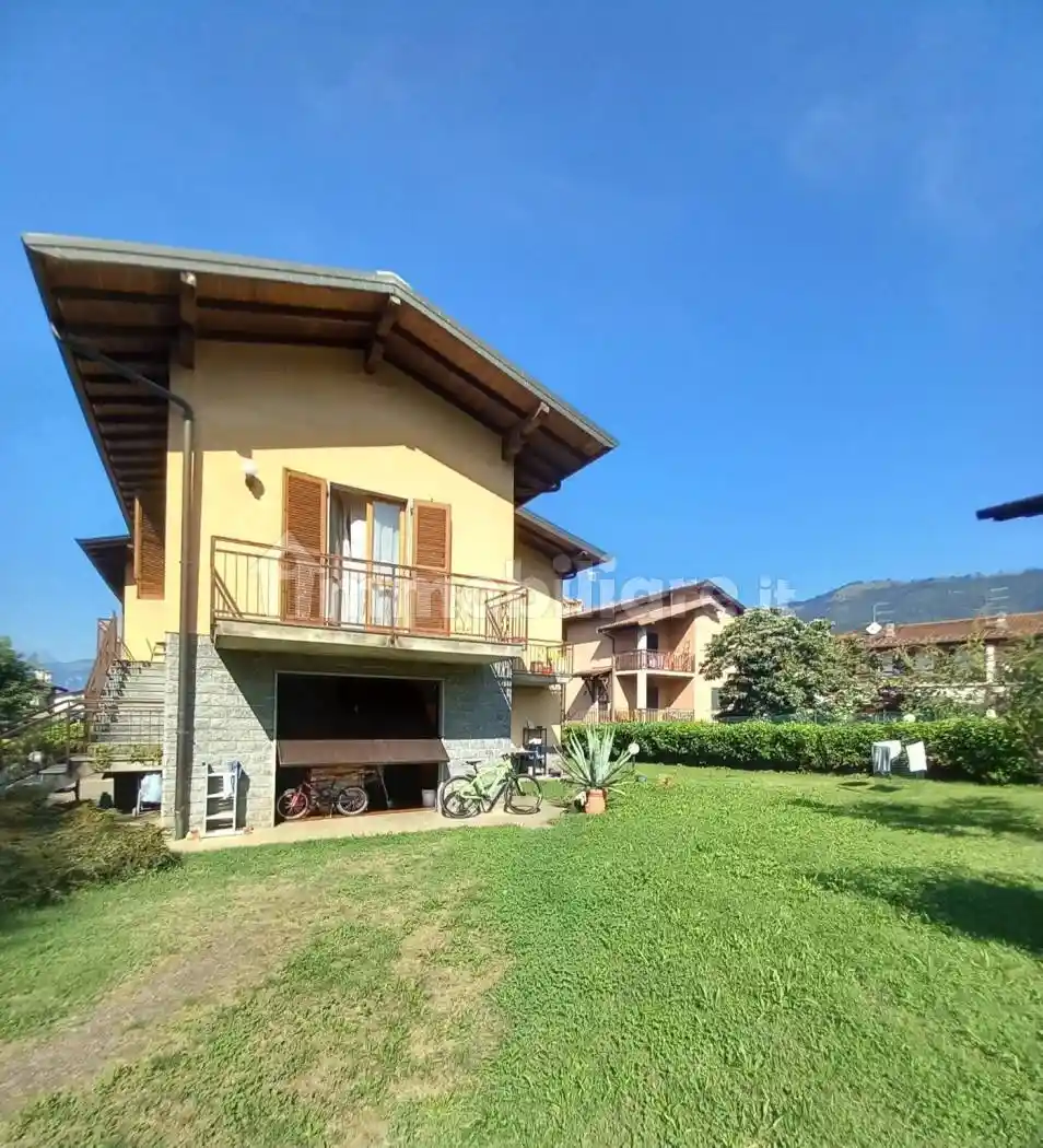 Villa in vendita a Rovetta