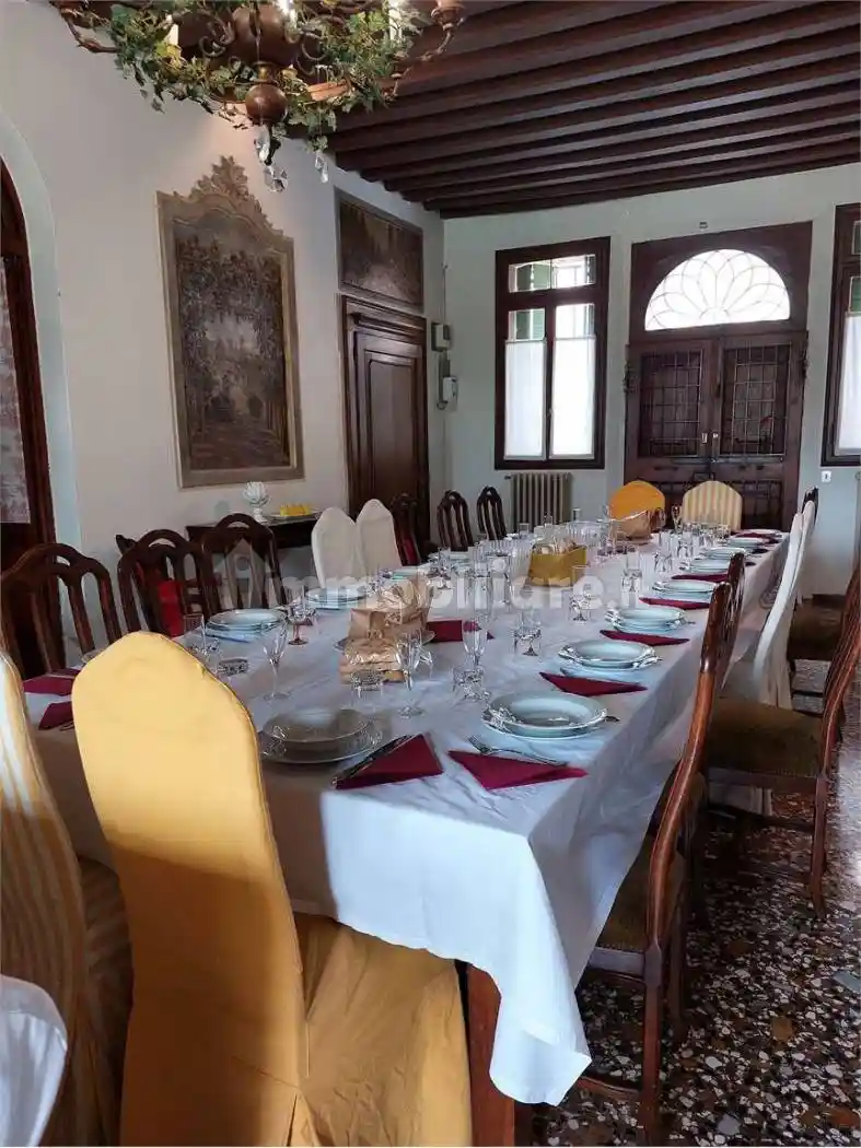 Palazzo - Edificio in vendita a Oderzo