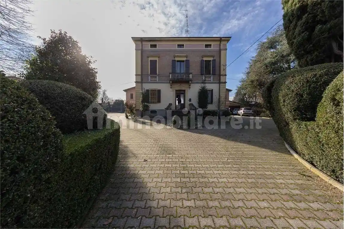 Villa in vendita a Maranello